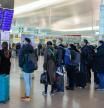 Viajeros en la terminal principal del aeropuerto de Barcelona