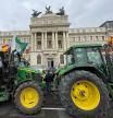 Los payeses llegan con sus tractores al Ministerio de Agricultura