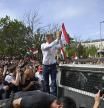 Budapest (Hungary), 06/04/2024.- Hungarian lawyer Peter Magyar (C) welcomes protesters during an anti-government demonstration in Budapest, Hungary, 06 April 2024. Magyar, the ex-husband of former Justice Minister Judit Varga has declared that he will launch his own political party. (Protestas, Hungría) EFE/EPA/Zoltan Balogh HUNGARY OUT