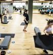 Clientes en la clase de un gimnasio