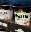 Yogures con un extra de proteínas en un supermercado