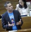 El diputado Gerard Fullana con una camiseta de 'Les Trobades'.