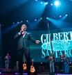 Gilberto Santa Rosa, durante una actuación de su gira 