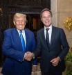 El presidente electo Donald Trump con el secretario general de la OTAN, Mark Rutte, la semana pasada en Florida
