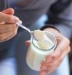 El yogur puede reducir el riesgo de algunos tipos de cáncer de colon, según un estudio: “Los fermentados modulan la salud de la microbiota”