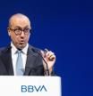 El consejero delegado, Onur Genç, durante una rueda de prensa, en el Auditorio Ciudad BBVA, a 30 de enero de 2025, en Madrid (España). BBVA cerró 2024 con un beneficio neto de 10.054 millones de euros, un 25,4% más en euros corrientes que en 2023, en un año marcado por la OPA que quiere lanzar sobre Banco Sabadell. Según ha informado la entidad a la Comisión Nacional del Mercado de Valores (CNMV), el margen de intereses avanzó un 9,4% en euros corrientes, hasta un récord de 25.267 millones de euros, mientras que el margen neto aumentó un 23,5% alcanzando los 21.288 millones de euros. De esta forma, el incremento del margen bruto del 20,1% cerrando en 35.481 millones de euros.