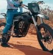 Esta es la moto eléctrica ideal para pasarlo en grande fuera de asfalto