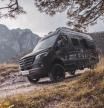 El camper Overland de Adria te llevará al fin del mundo: basado en un Mercedes-Benz, tiene tracción integral y acabados premium