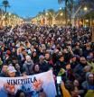Medio millar de personas celebra en Barcelona la detención de Nicolás Maduro