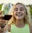 ¿Es fiable ChatGPT para recomendar vinos? “Puede servir para acercarse a la gente joven, que no sabe a quién preguntar”