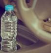 Así reciclan las botellas de plástico para fabricar algunas piezas de tu coche
