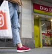 Una trabajadora de supermercado en España sorprende a una compañera usando descuentos de otra tienda: “Con qué cara”