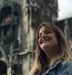 La alumna del IES Clara del Rey Coral Navarro en la plaza Marienplatz de Munich, donde hizo el Erasmus