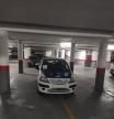 La policía multa a una conductora de Vigo por aparcar mal en el parking de un centro comercial