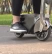 El patinete eléctrico plegable que cabe en una mochila o en un bolso