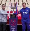 Marcelino, junto a Koeman, con la Copa del Rey