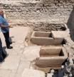 Una imponente basílica de tres naves y 25 metros de longitud surge junto al yacimiento greco-romano