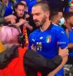 Una guarda de seguridad de la Eurocopa confunde a Bonucci con un espontáneo