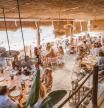 La delirante oferta de trabajo de un restaurante en Ibiza para la temporada de verano: “Puedes ir a la playa”