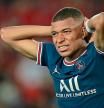 Paris (France), 14/08/2021.- Paris Saint Germain's Kylian Mbappe reacts during the French Ligue 1 soccer match between Paris Saint Germain and Strasbourg at the Parc des Princes stadium in Paris, France, 14 August 2021. (Francia, Estrasburgo) EFE/EPA/Christophe Petit Tesson