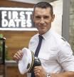 Carlos Sobera cede el gorro de capitán de 'First Dates Crucero' a Jesús Vázquez