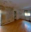 El surrealista anuncio de un piso en Madrid: 48m² lleno de moho y humedades por 101.000 euros
