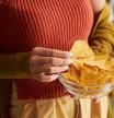Comer patatas chips entre horas no es una alternativa saludable
