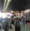 Usuarios de Cercanías ayer en la Estación del Norte