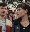 Asa Butterfield y Emma Mackey, espléndidos en la piel de Otis y Maeve.