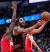Washington (United States), 04/12/2021.- Cleveland Cavaliers guard Ricky Rubio in action against Washington Wizards guard Aaron Holiday (L) during the NBA basketball game between the Cleveland Cavaliers and the Washington Wizards at Capital One Arena in Washington, DC, USA, 03 December 2021. (Baloncesto, Estados Unidos) EFE/EPA/SHAWN THEW SHUTTERSTOCK OUT