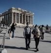Tourists wearing face masks visit the Acropolis archaeological site in Athens, Greece, on Tuesday, Jan. 4, 2022. Greece announced new measures to support workers and companies affected by the latest curbs introduced to slow the spread of coronavirus. Photographer: Nick Paleologos/Bloomberg 
Categoría?Es un campo abstracto que determina el tema del contenido (Internacional, Politica...). Se rellena automaticamente en el entorno de Wires o manulamente por los documentalistas en el entorno de archivo Internacional Sub-Categoría?Es un campo abstracto que determina el subtema del contenido (Futbol, Barça...). Actualmente solamente se usa para realizar una categorización más detallada para los objetos relacionados con el Deporte FIN