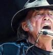 Spotify ha escuchado los ruegos de Neil Young, pero no en el sentido que el veterano músico canadiense habría deseado. El gigante de la música en internet ha anunciado que retirará el repertorio de Young, aunque espera “poder darle la bienvenida de vuelta pronto”, tal como afirmó un portavoz de la empresa a The Wall Street Journal y The Hollywood Reporter.