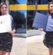 El momento viral en que una joven presume de título universitario y se lo lleva el viento