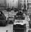 Tanques soviéticos y estadounidenses enfrentados en Berlín en 1961.