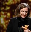 La Berlinale premia el talento y la naturalidad de Carla Simón con el Oso de Oro