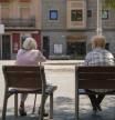 Dos mujeres mayores en el distrito de Ciutat Vella en Barcelona.