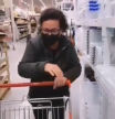 El hilarante lapsus de una mujer con el carrito del supermercado que ha conquistado a las redes