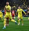 Soccer Football - Champions League - Quarter Final - First Leg - Villarreal v Bayern Munich - Estadio de la Ceramica, Villarreal, Spain - April 6, 2022 Villarreal's Arnaut Danjuma celebrates scoring their first goal with teammates REUTERS/Pablo Morano