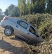 La catastrófica primera clase de conducción que termina con un accidente y el coche en una zanja