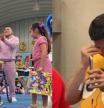 La emotiva reacción de un padre al ver el noble gesto de su hija con su contrincante