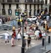 La Rambla de Barcelona ayer por la tarde llena de gente justo en el lugar en el que quedó detenida la furgoneta del atentado