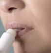 Los bálsamos que debes evitar si no quieres que tus labios se resequen