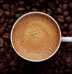 Las personas que toman dos o tres cafés al día tienen menor riesgo de ictus e infartos