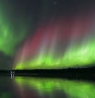 La noche del 22 de octubre de 2022 se vieron unas cautivadoras auroras boreales alrededor del Círculo Polar Ártico en Finlandia. Por unos instantes, se lograron a vislumbrar unas auroras rojas. Según los lugareños, ver estas auroras rojas a simple vista es extremadamente raro, ya que generalmente las auroras aparecen en otras gamas de colores como las verdes, a las que estamos más acostumbrados a ver.

Fuente: AFP

Artículo relacionado: