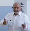 El candidato Luiz Inácio Lula Da Silva del Partido de los Trabajadores (PT) votando en la segunda ronda electoral