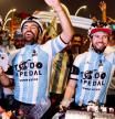3 Ciclistas recorren 10.000 kilómetros en bici hasta Qatar para animar a la selección de Argentina