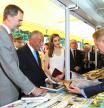 Los Reyes con el presidente de Portugal inauguran la feria del libro en el retiro