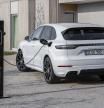Porsche confirma que el nuevo Cayenne será eléctrico y anuncia un SUV aún más grande
