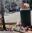 Basura en la Plaza del Ayuntamiento tras una 