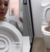 Una 'tiktoker' explica el sencillo método para enseñar a su gato a hacer sus necesidades en el wc
